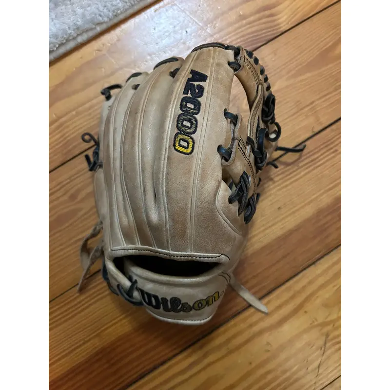 2023 Wilson A2000 RH Infield Baseball Glove 11.5" (Used)