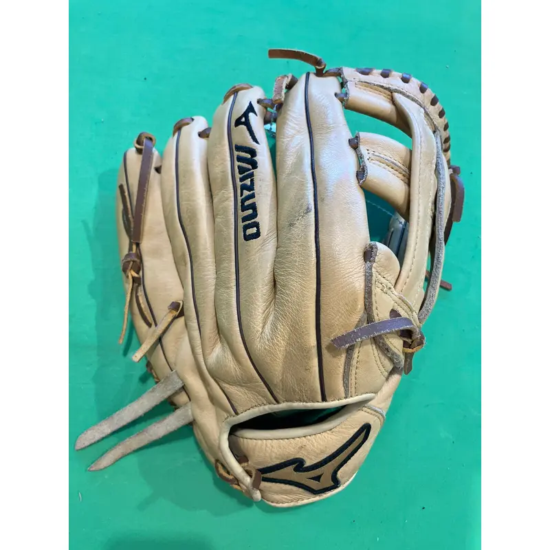 Brown Mizuno Prospect Select RH Baseball Glove 12" (Used)