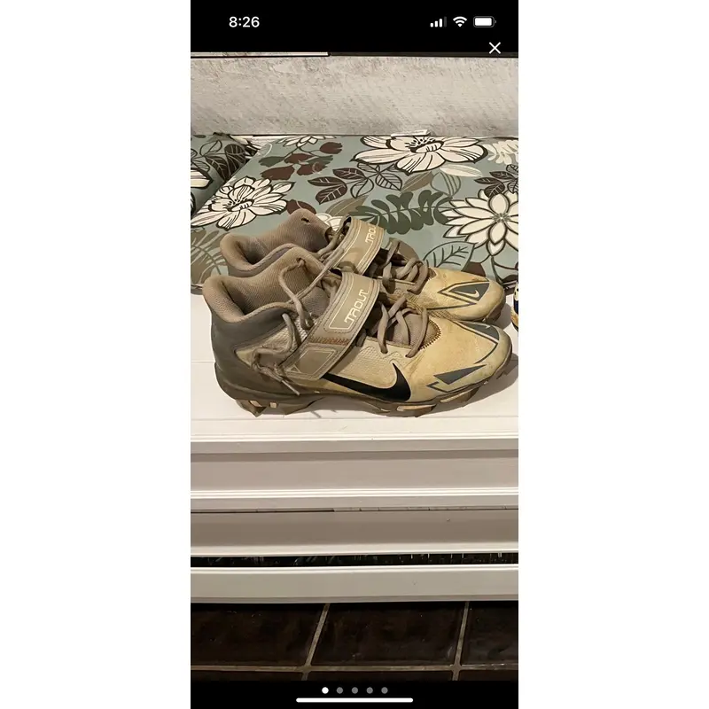 Nike Trout baseball cleats - Size 9