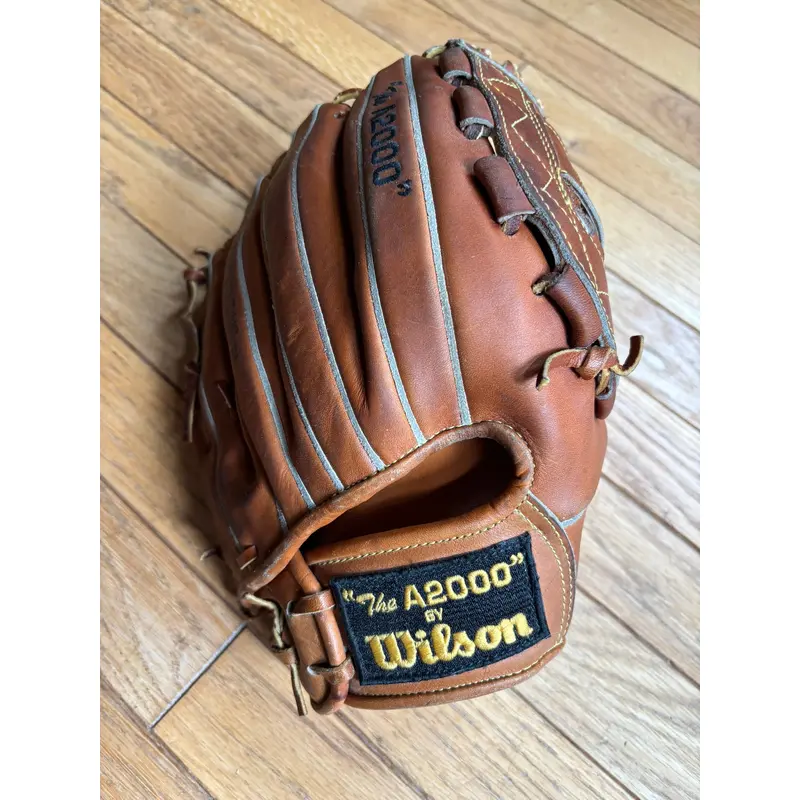 The A2000 - ASO Wilson - RH Pitcher's Baseball Glove 12" (Used)