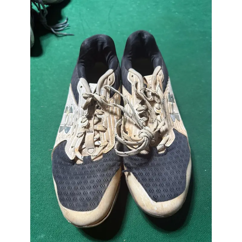 Baseball cleats size 10.5 UNDER ARMOUR