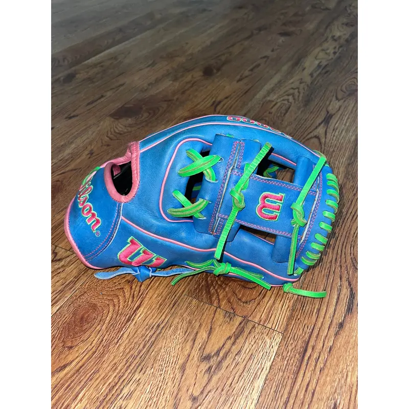 Wilson 11.75" 1975 A2000 Baseball Glove