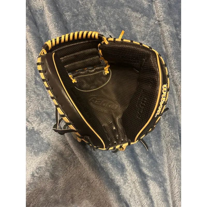 2023 Wilson A2000 RH Catcher's Baseball Glove 33.5" (New)