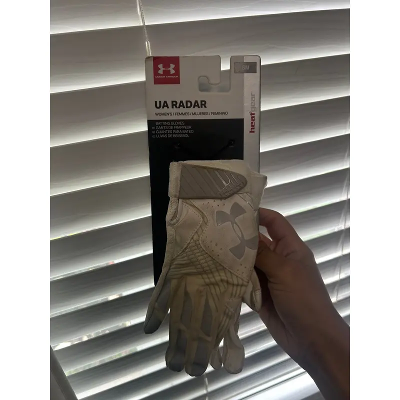 New under Armour girls, small batting gloves