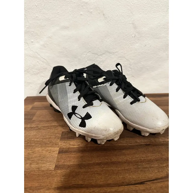 Kid's 12K Under Armour Baseball Leadoff Low Cleats (Used)