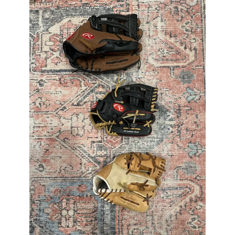 Baseball gloves