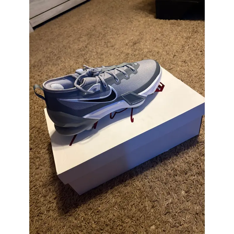 Gray Men's Size M 11.0 (W 12.0) Nike Metal (New)