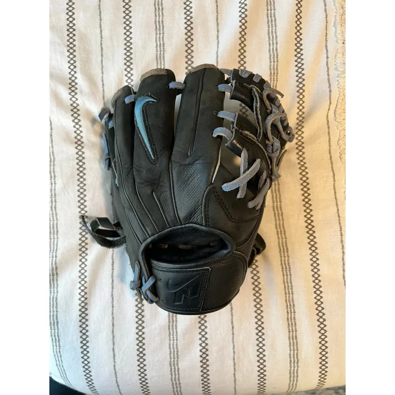 Infield 11.5" Shado Elite J Baseball Glove