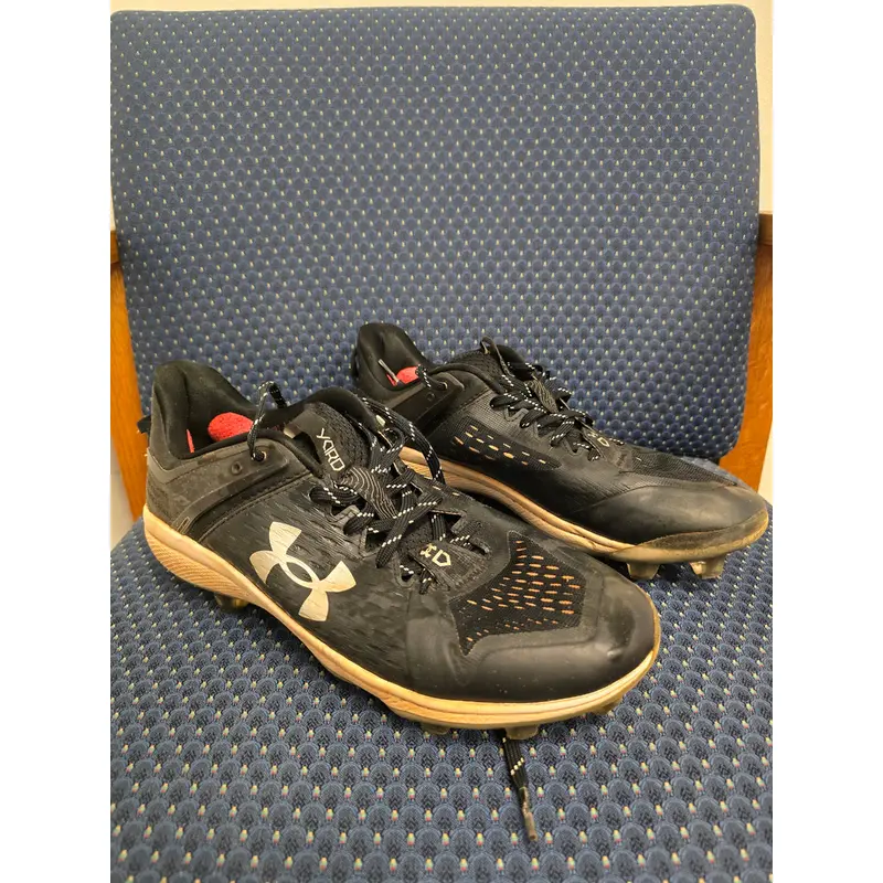 Black Men's Size M 11.0 (W 12.0) Adult Under Armour Molded Cleats Cleats (Used)
