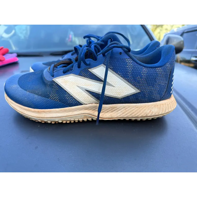 Men's Adult Size M 12.0 (W 13.0) New Balance Shoes (Used)