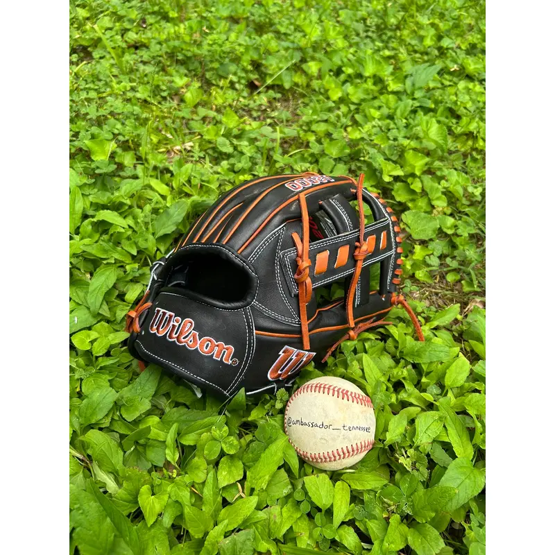 2025 Wilson A2000 1716 11.5 Infield Baseball Glove Black/Orange