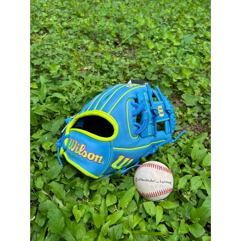 2025 Wilson A2000 1786 11.5 Infield Baseball Glove Baby Blue/Yellow