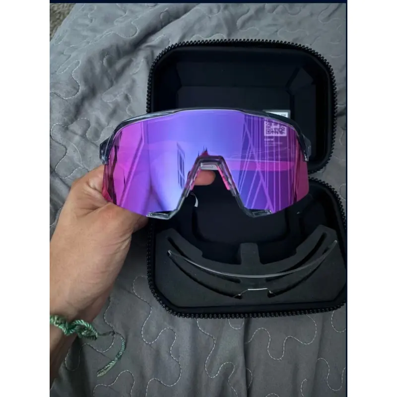 Medium/Large 100% Sunglasses (New)
