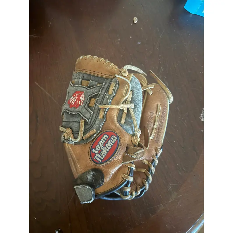 Nokona RH Infield Tn1000 Baseball Glove 10" (Used)