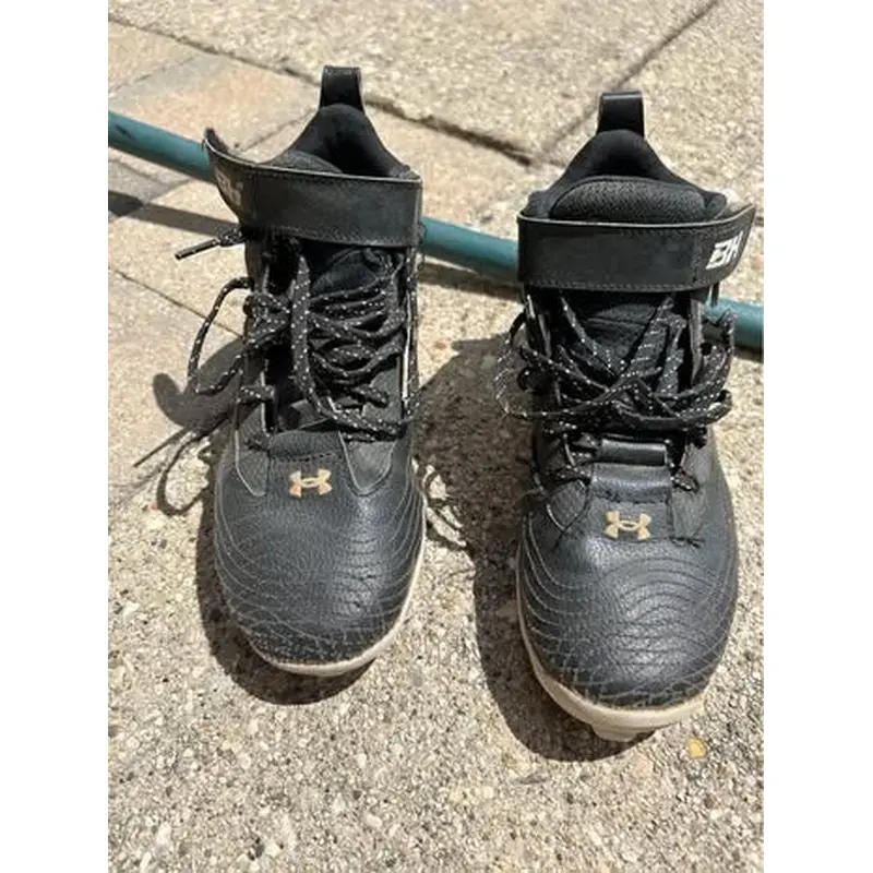 Kid's  Youth Under Armour Bryce harper Molded Cleats (Used)