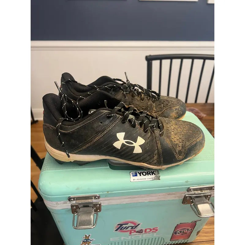 Black Men's Size M 9.0 (W 10.0) Under Armour (Used)