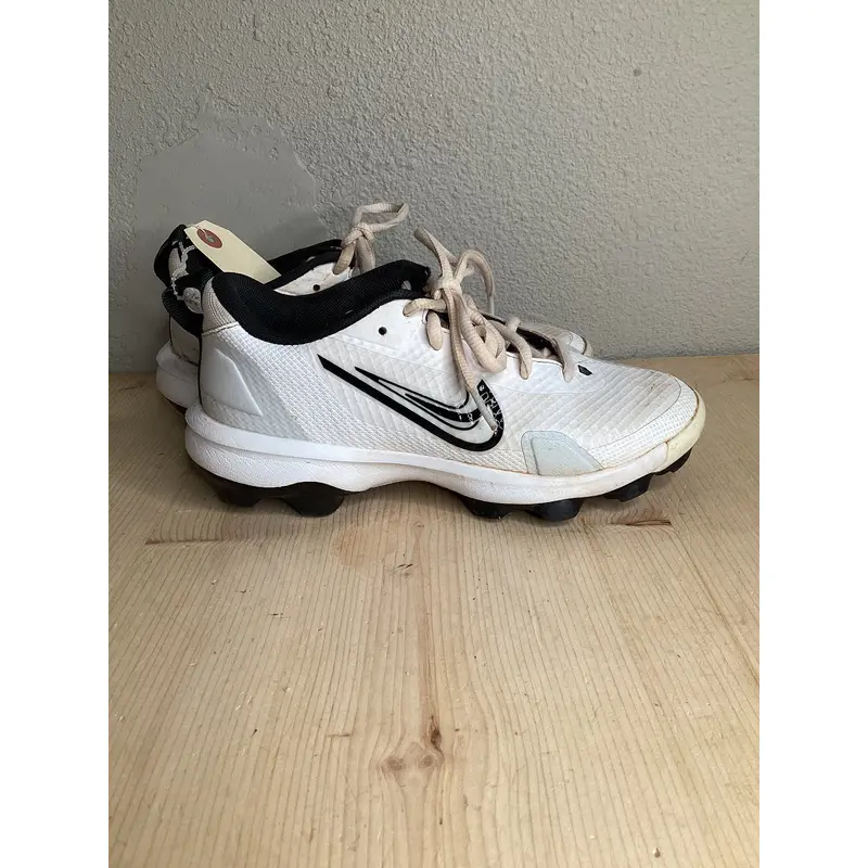 White Kid's Youth Nike Trout Low Top Footwear Molded Cleats (Used) 3.5Y