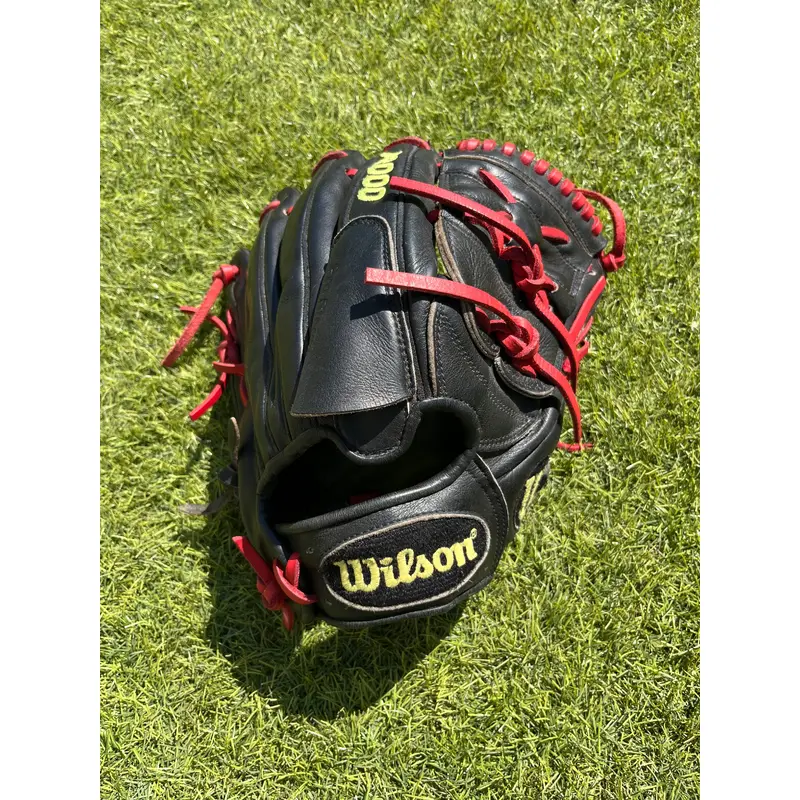 Wilson A2000 B2 Baseball Glove 12" RHT (MLB?)