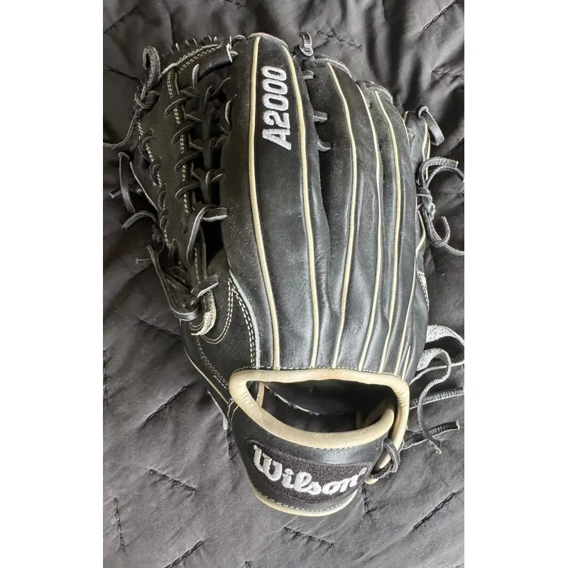 Wilson LH Outfield A2000 Baseball Glove 12.5" (Used)