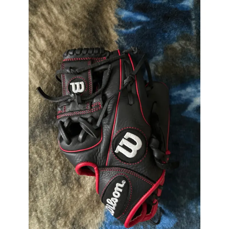 Wilson RH Infield Baseball Glove 11.5" (New)