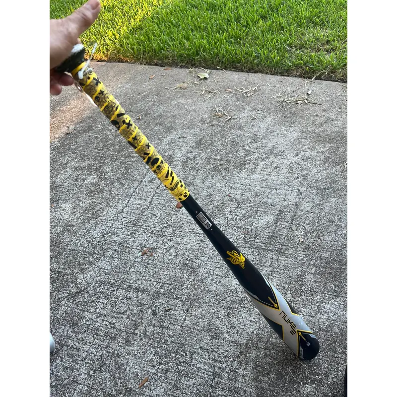 Used Stinger Nuke 2 Bat BBCOR Certified (-3) Alloy 28 oz 31"