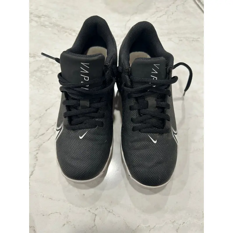 Black Kid's Size M 3.5 (W 4.5) Youth Nike FastFlex Molded Cleats (Used)