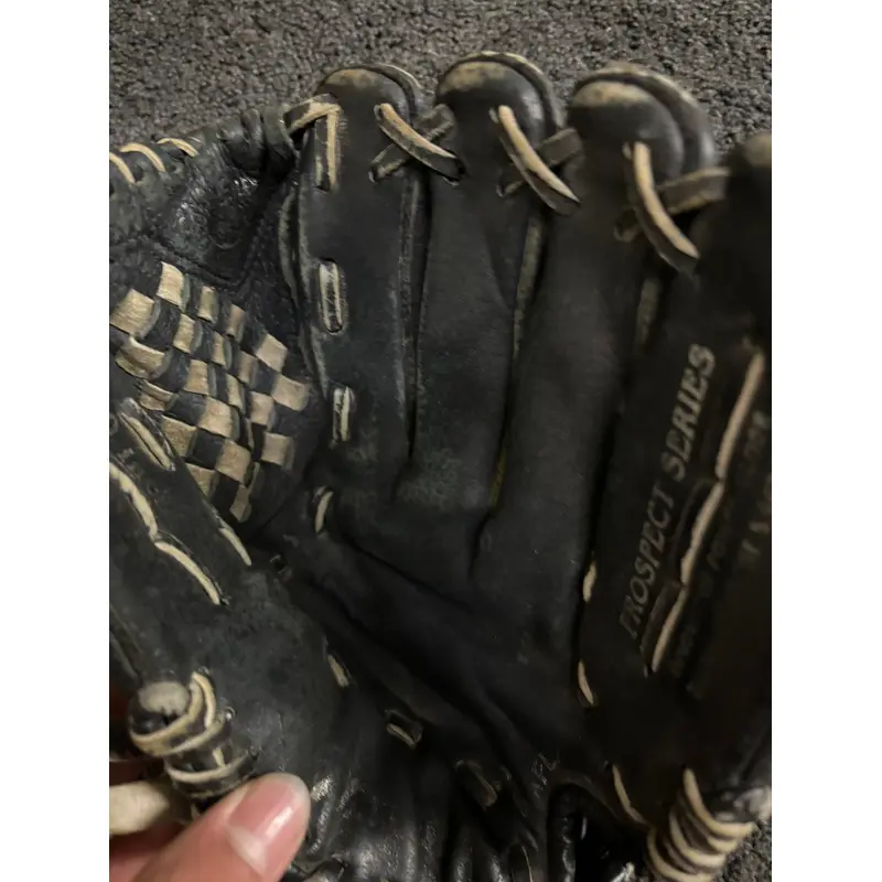 Used Right Hand Throw 10" Baseball Glove