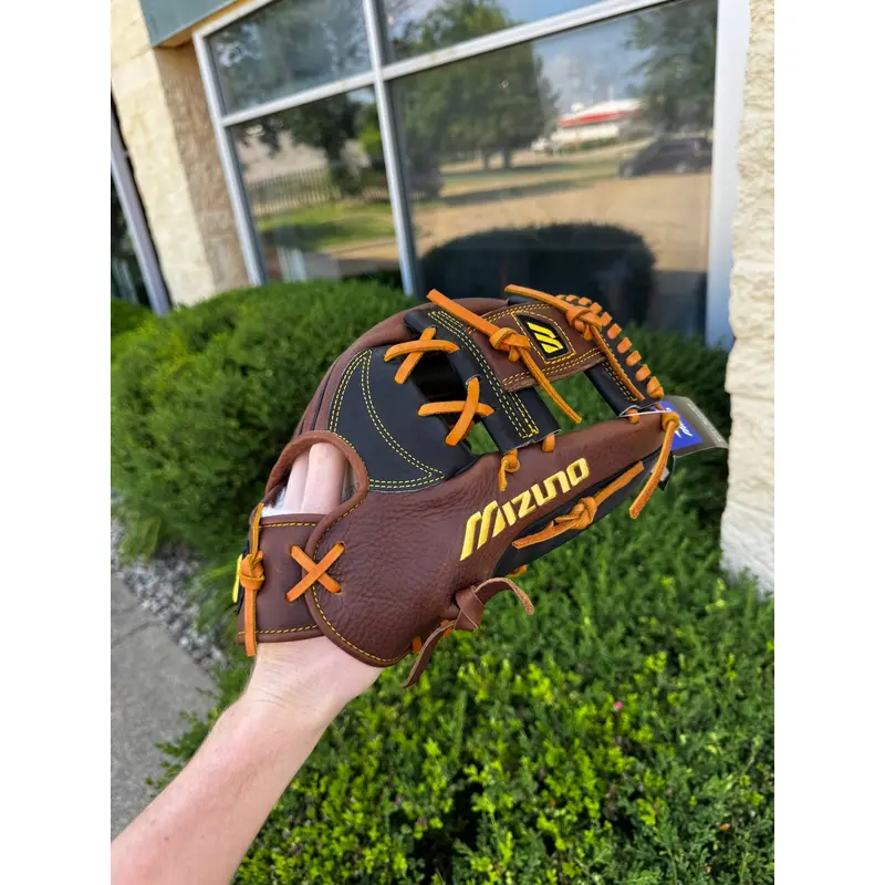 Mizuno Classic Pro Chipper Jones 11.75"