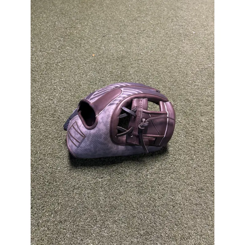Rawlings RH Infield REV1X Baseball Glove 11.75" (Used)
