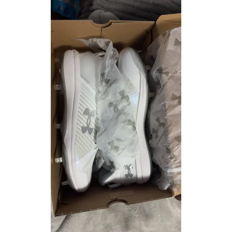 White Men's Size M 12.0 (W 13.0) Adult Under Armour Low Top Metal (New)