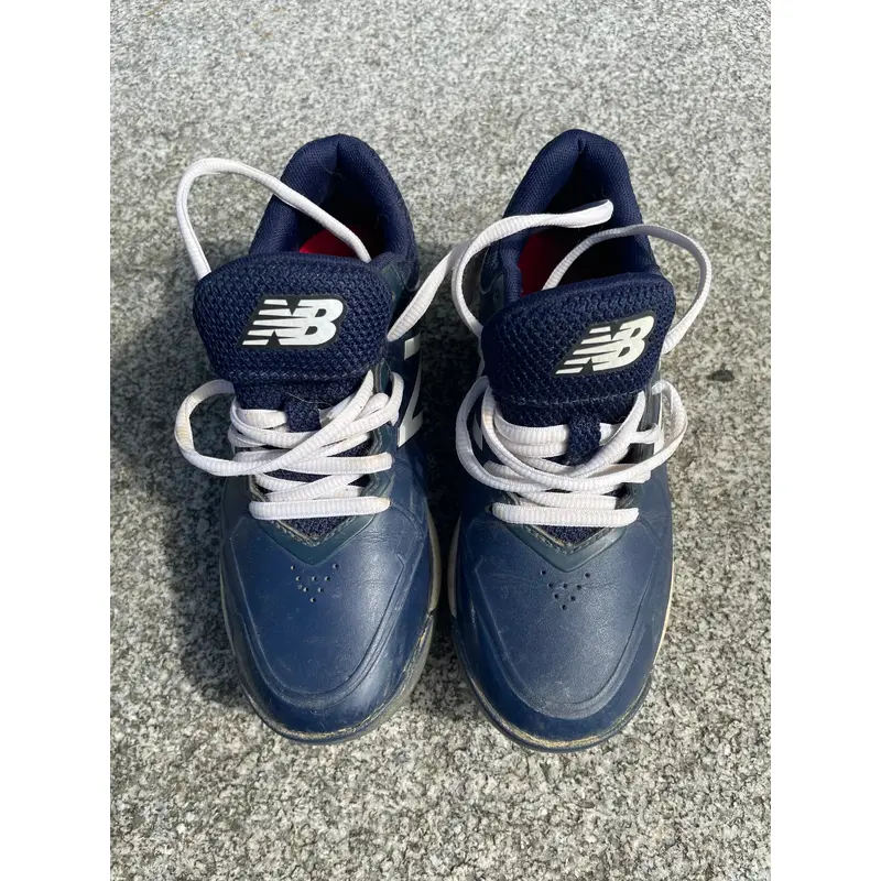 Used Youth New Balance Low Top SIZE 2.5