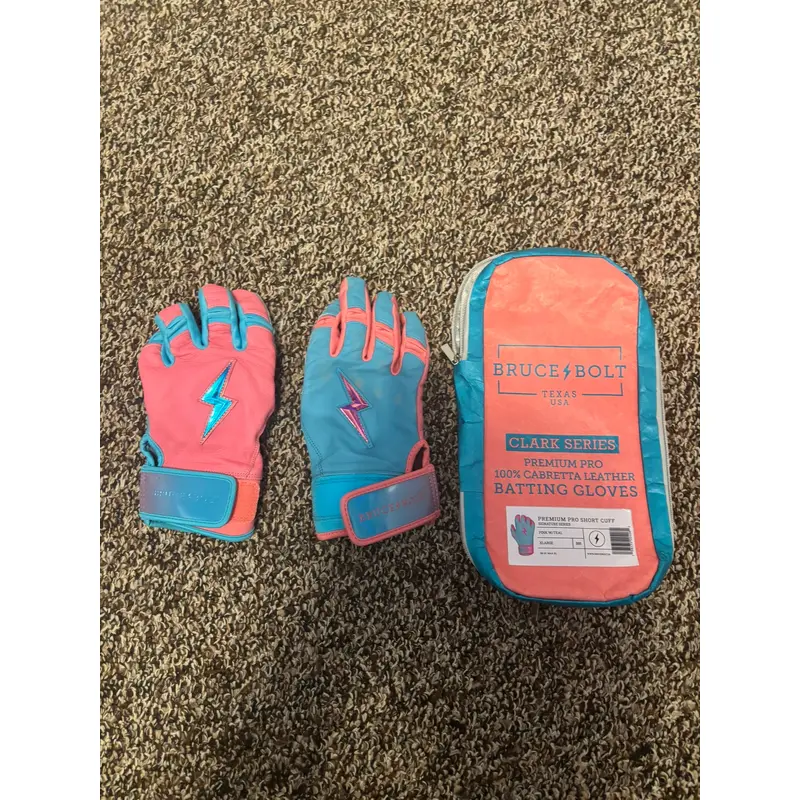 Bruce bolt batting gloves
