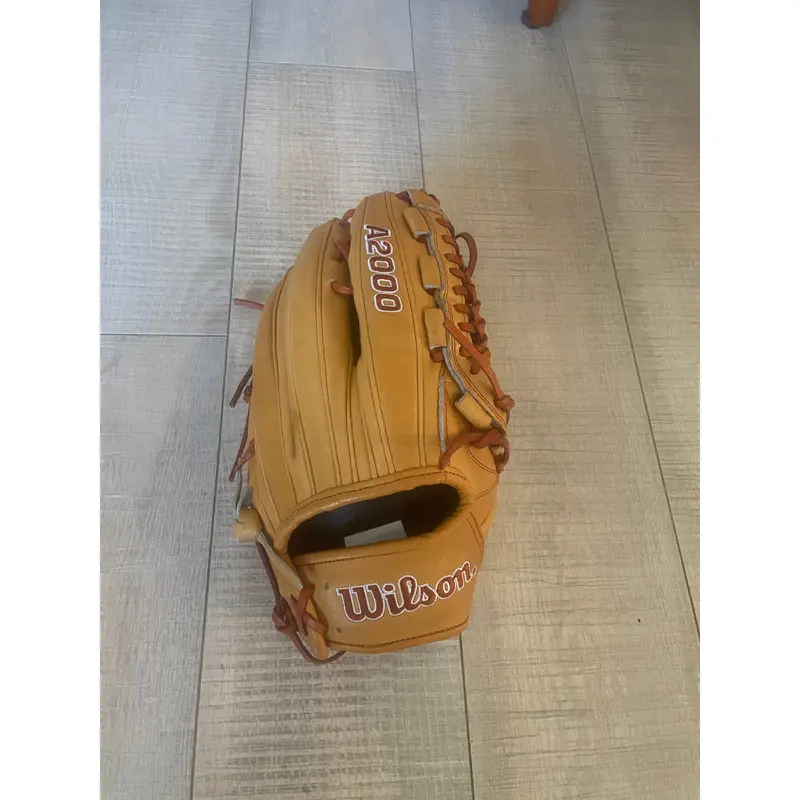 2024 Infield Right Hand Throw Wilson D33 A2000 Baseball Glove 11.75" (New)