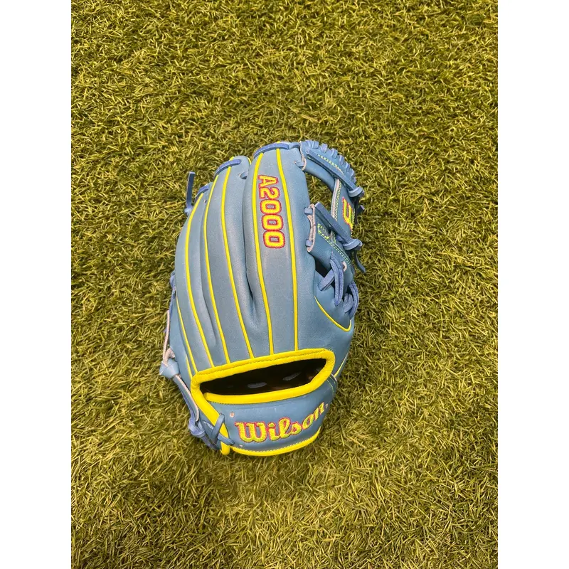 Wilson Right Hand Throw Infield A2000 1786 Baseball Glove 11.5" (New)