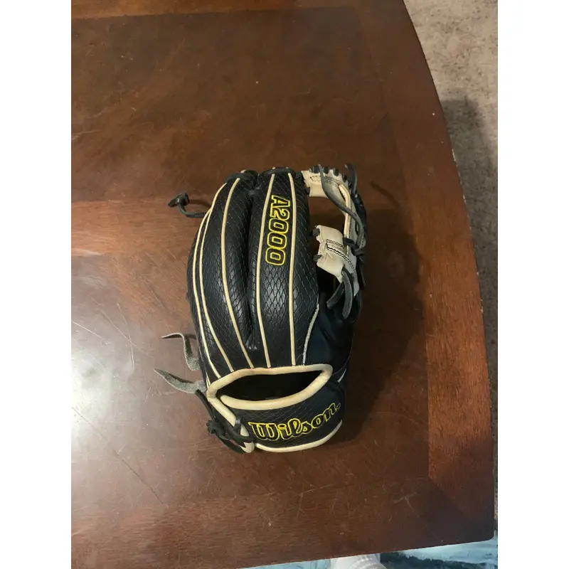 2022 Wilson Infield A200 Baseball Glove 11.75" (Used)