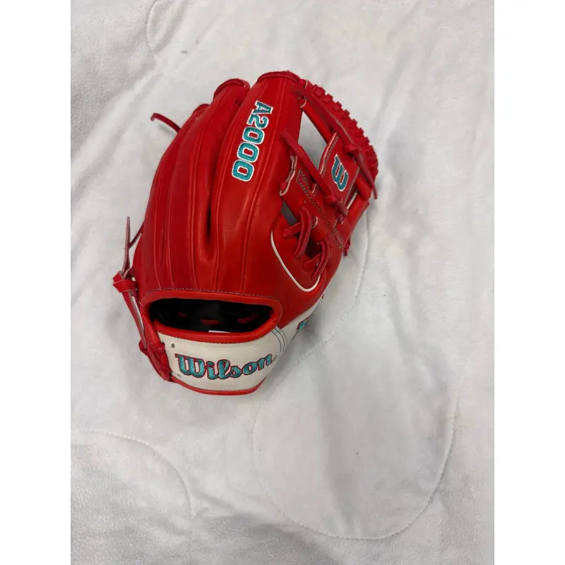 2023 Wilson Right Hand Throw Infield A2000 11.5" (New)