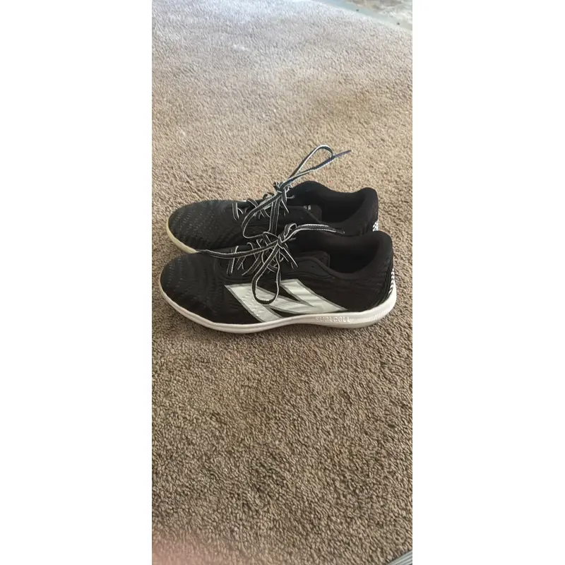 Black Men's Size M 10.5 (W 11.5) Adult New Balance Low Top Metal 4040v7 (Used)