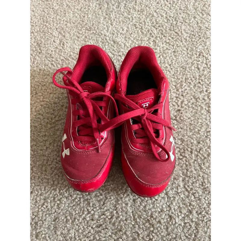 Red Youth Low Cut Molded Cleats