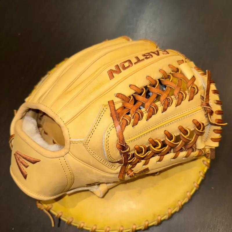 Easton Elite1176NAT 11.75 Mod Trap RHT