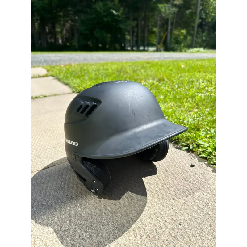 Used 6 7/8 - 7 5/8 Rawlings R16 Batting Helmet