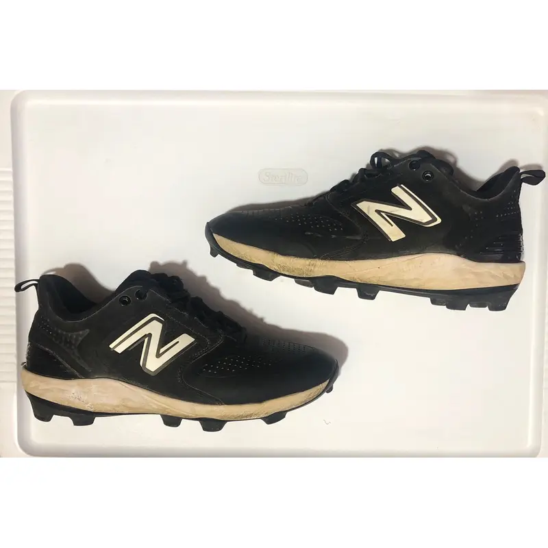 Black Used Molded Cleats Low Top 3000v6