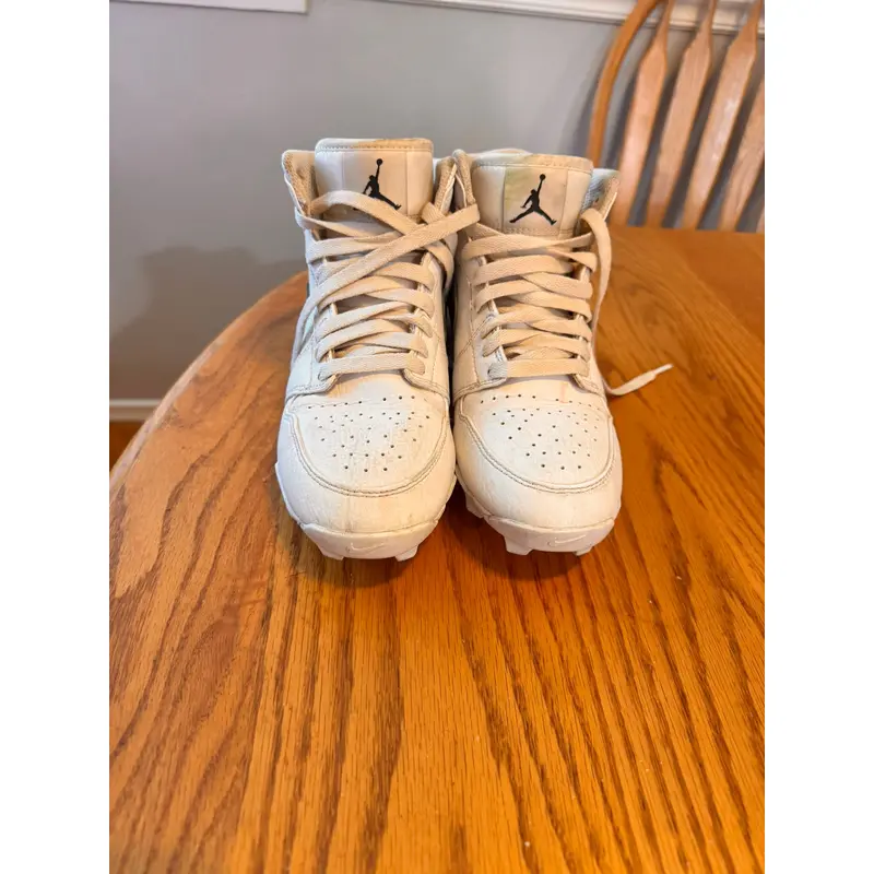 White Size 4.5 Nike Jordan Cleats (Used)