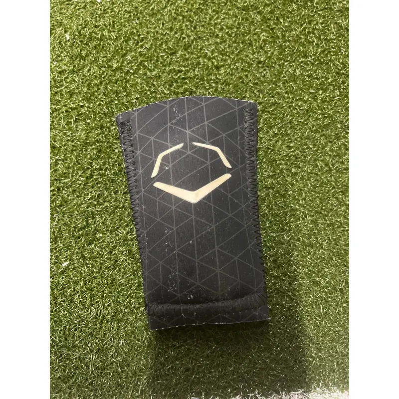 Black Junior EvoShield Wrist Guards (Used)