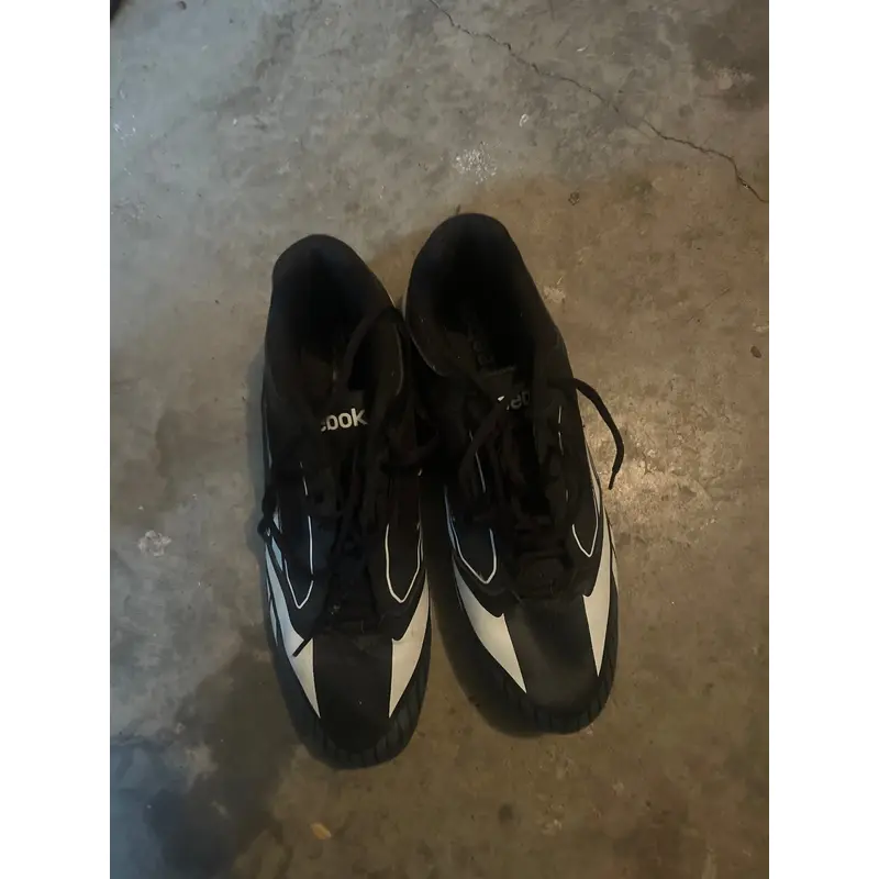 Black Men's Size M 12.5 (W 13.5) Adult Reebok Low Top Molded Cleats (Used)