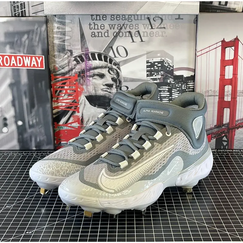 NEW Nike Alpha Huarache Elite 4 Mid Men's 13 US Baseball Cleats DJ6520-012