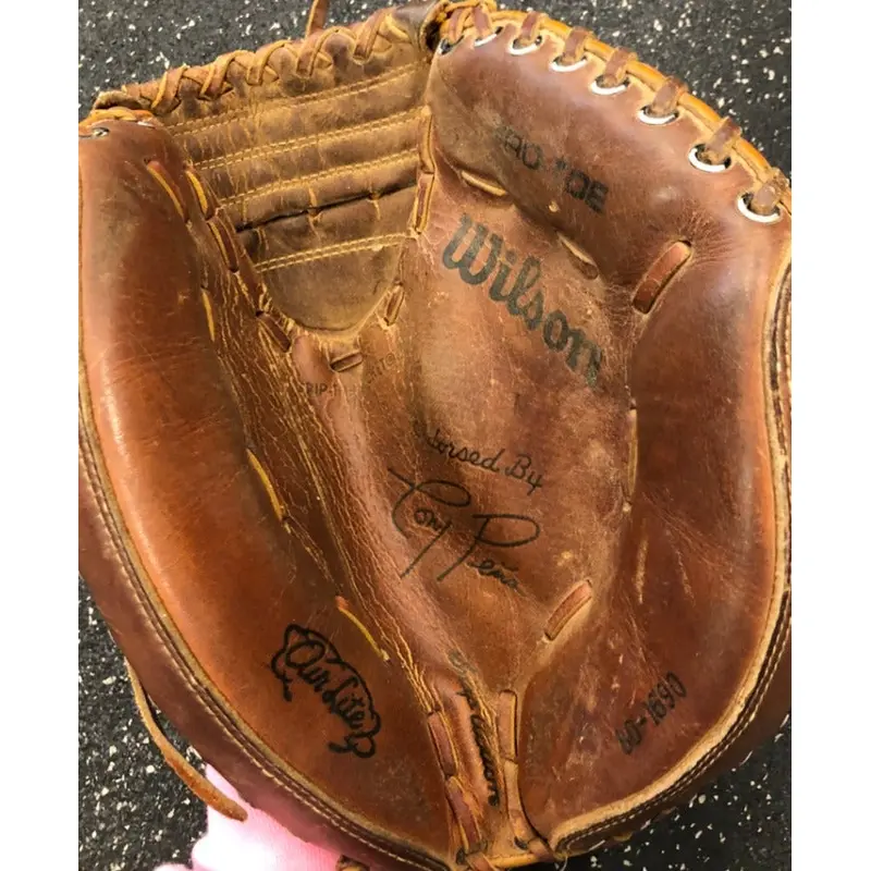 Wilson Right Hand Throw Catcher's 90-1690 Baseball Glove 32" (Used)