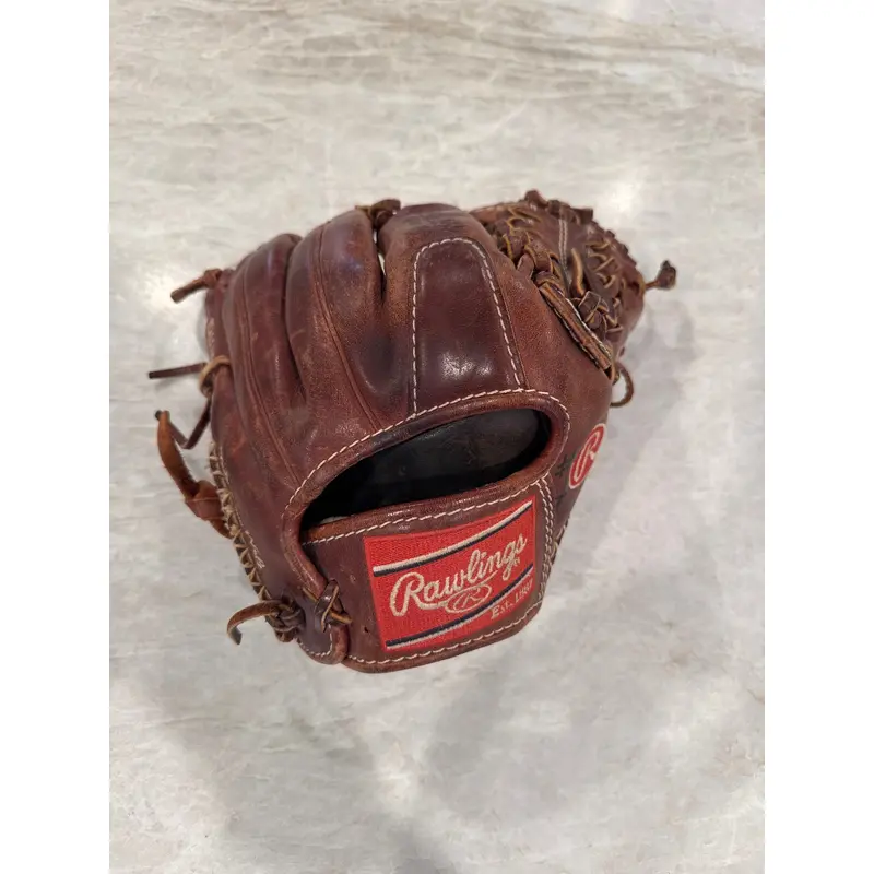 2010 Rawlings Right Hand Throw Pitcher's Rawlings Primo 11.5" (Used)