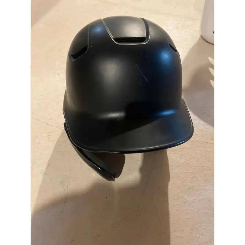 Used 6 1/2 - 7 1/8 Easton Z5 Batting Helmet