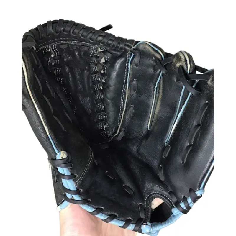 Wilson Right Hand Throw Infield O000 Baseball Glove 11.5" (Used)