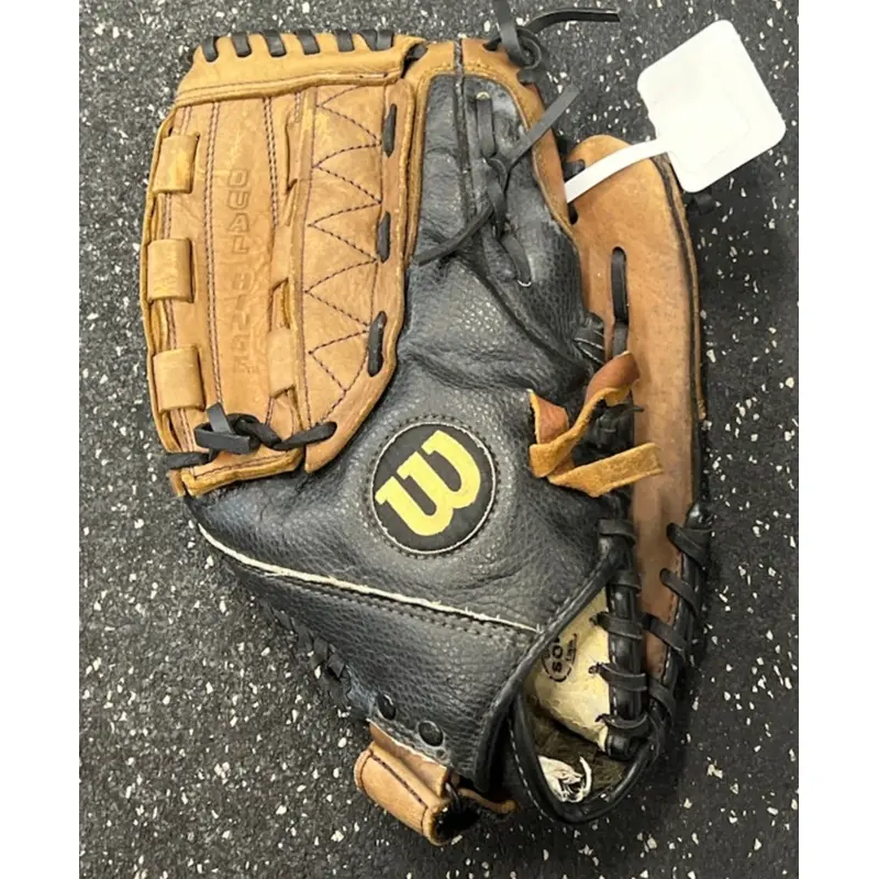 Used Wilson Right Hand Throw Infield A2476 Baseball Glove 12.5"